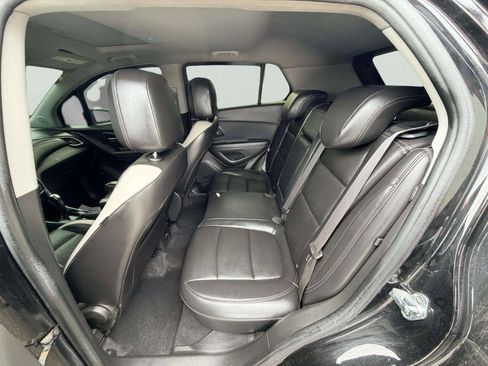 Used 2018 Chevrolet Trax Premier w/ Midnight Edition FWD image 24