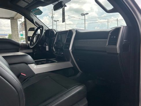 Used 2019 Ford F250 Lariat w/ Lariat Value Package image 44