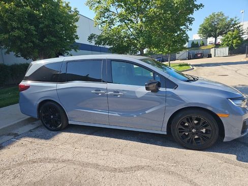 Used 2025 Honda Odyssey Sport-L image 4