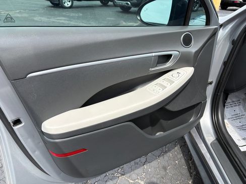 Used 2023 Hyundai Sonata SE FWD image 13