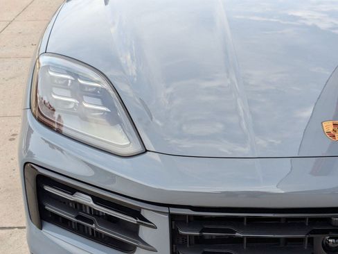 Certified 2026 Porsche Cayenne AWD/4WD image 12