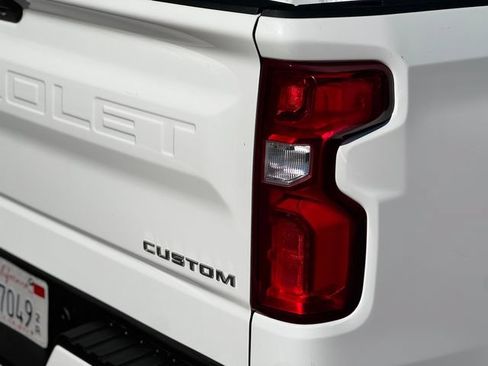 Used 2021 Chevrolet Silverado 1500 Custom RWD image 11