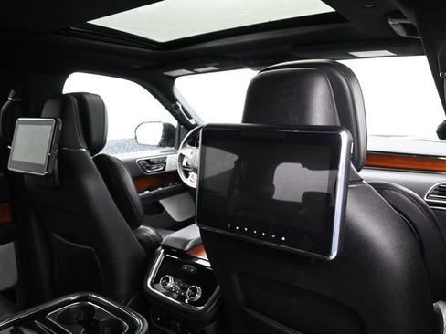 Used 2019 Lincoln Navigator L Reserve AWD/4WD image 9