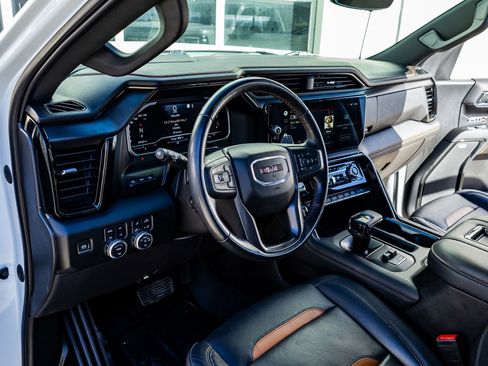 Used 2022 GMC Sierra 1500 AT4 w/ AT4 Premium Package image 13