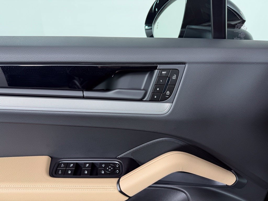 Certified 2026 Porsche Cayenne AWD/4WD image 20
