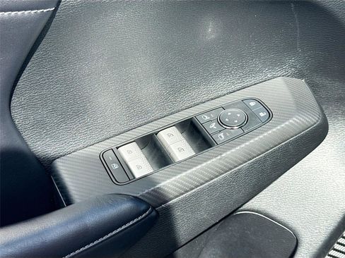 Used 2024 Mitsubishi Outlander SE image 18