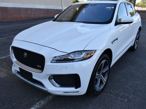 Used 2018 Jaguar F-PACE S image 2