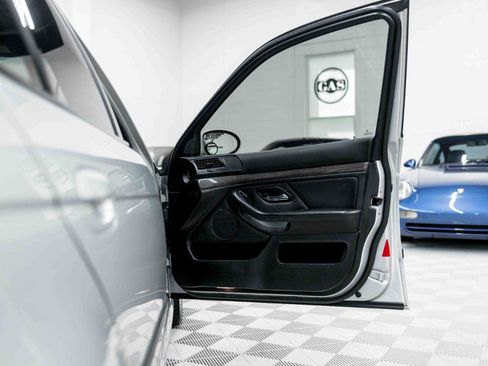 Used 2002 BMW M5 RWD image 63