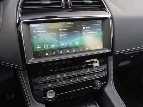 Used 2017 Jaguar F-PACE S image 18