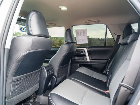 Used 2022 Toyota 4Runner SR5 Premium image 17