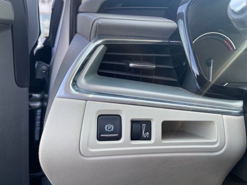 Used 2020 Cadillac XT5 Premium Luxury image 16