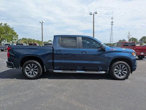 Used 2023 Chevrolet Silverado 1500 RST AWD/4WD image 2