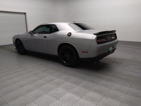 Used 2016 Dodge Challenger SXT w/ Blacktop Package image 5