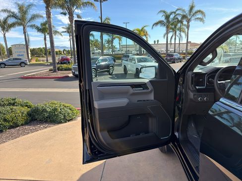 New 2026 GMC Sierra 1500 SLE w/ Preferred Package image 11