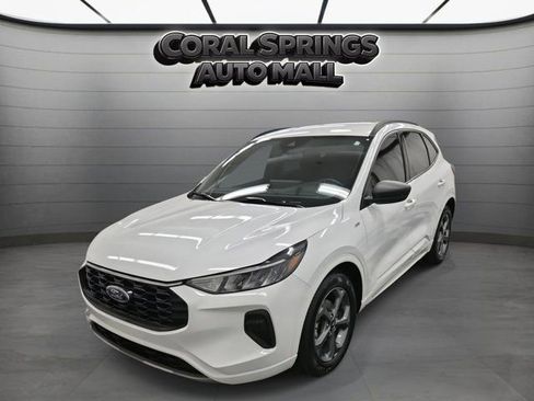 Used 2023 Ford Escape ST-Line w/ Tech Pack #1 FWD image 3