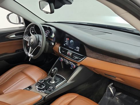 Used 2017 Alfa Romeo Giulia Ti w/ TI Leather Package AWD/4WD image 32