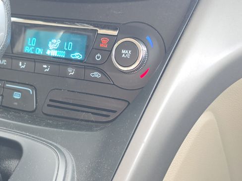 Used 2016 Ford Escape SE w/ Equipment Group 201A FWD image 19