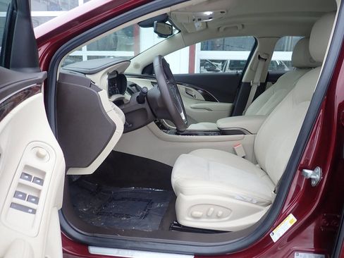 Used 2015 Buick LaCrosse image 9