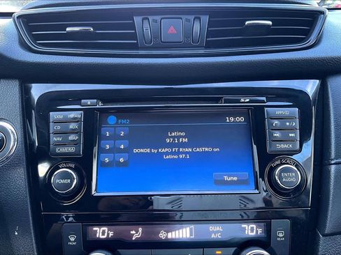 Used 2017 Nissan Rogue SV w/ Sun & Sound Touring Package AWD/4WD image 32