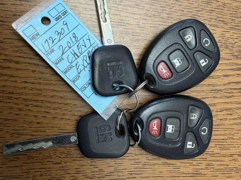 Used 2018 Chevrolet Express 3500 w/ Driver Convenience Package image 21