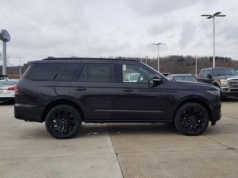 New 2025 Lincoln Navigator Reserve w/ Jet Appearance Package image 10