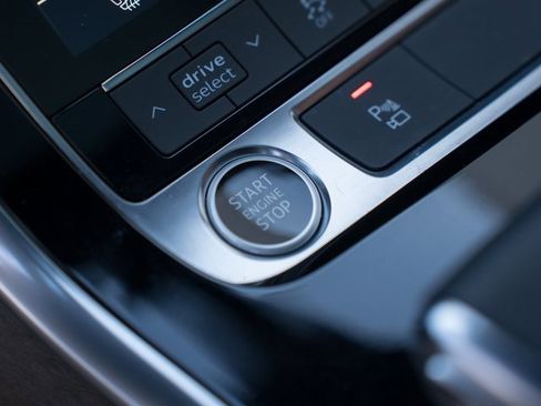 Used 2025 Audi Q7 2.0T Premium w/ Convenience Plus Package image 28