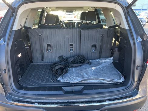 Certified 2025 Subaru Ascent Bronze Edition w/ Popular Package #2 image 8