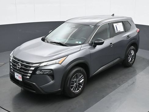 Used 2024 Nissan Rogue S AWD/4WD image 17