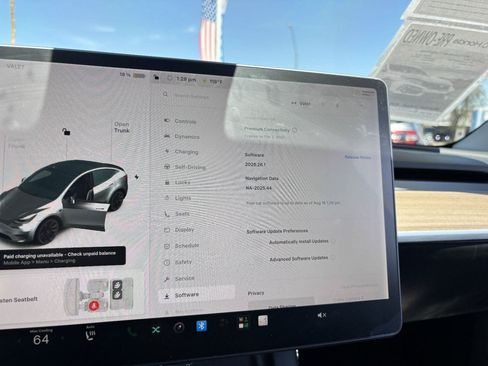 Used 2021 Tesla Model Y Long Range AWD/4WD image 30