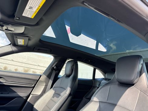 Used 2022 Porsche Taycan 4 Cross Turismo image 11