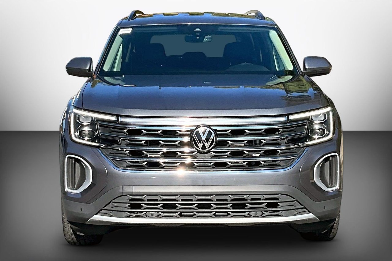 Used 2025 Volkswagen Atlas SE FWD image 3