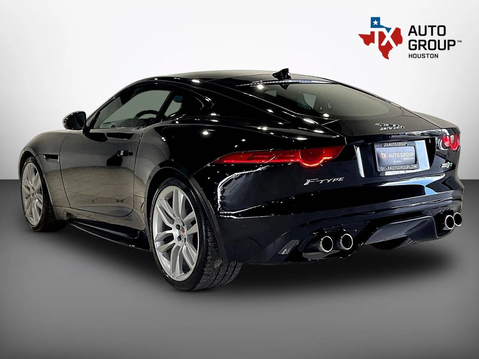 Used 2017 Jaguar F-TYPE R AWD/4WD image 4