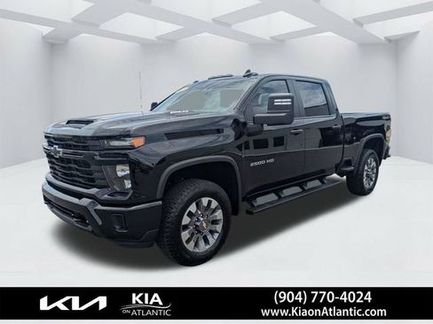 Used 2025 Chevrolet Silverado 2500 Custom AWD/4WD image 7