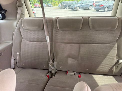 Used 2010 Toyota Sienna LE FWD image 6
