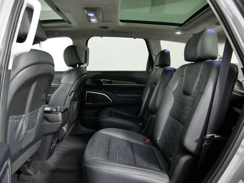 Used 2022 Kia Telluride SX w/ SX Prestige Package AWD/4WD image 16