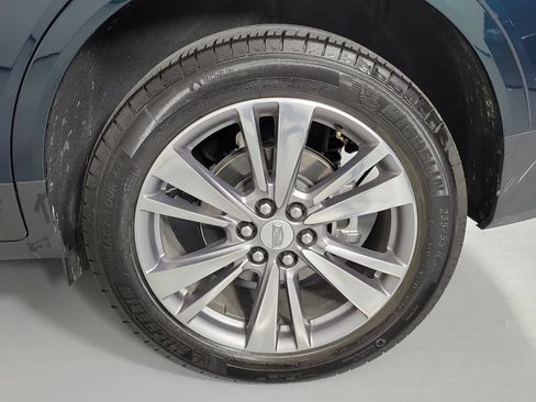 Certified 2025 Cadillac XT5 Premium Luxury AWD/4WD image 11