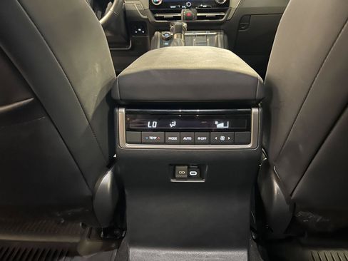 Used 2024 Lexus GX 550 w/ Cold Area Package AWD/4WD image 31
