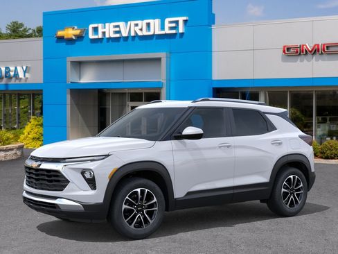 New 2026 Chevrolet TrailBlazer LT w/ LT Cold Weather Package AWD/4WD image 2