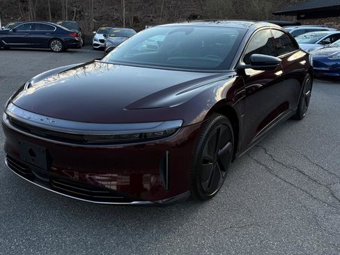 Used 2024 Lucid Air Touring image 2