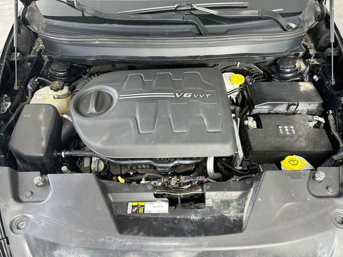 Used 2018 Jeep Cherokee Latitude Plus w/ Comfort/Convenience Group AWD/4WD image 32