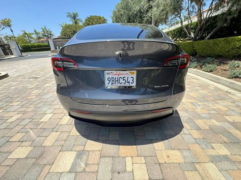 Used 2024 Tesla Model Y Long Range AWD/4WD image 5