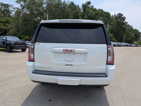 Used 2018 GMC Yukon XL SLT w/ Premium Edition AWD/4WD image 5