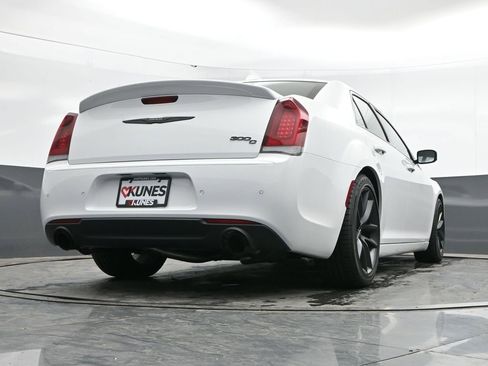 Used 2023 Chrysler 300 C RWD image 45