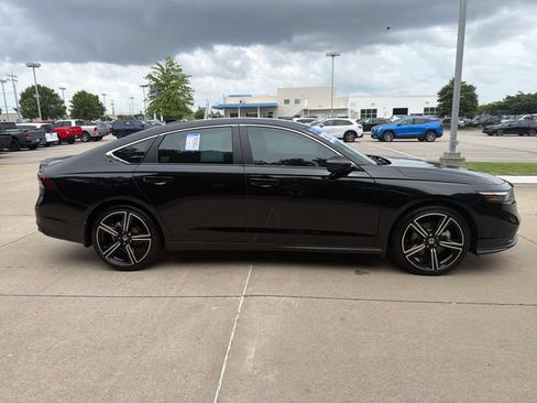 Certified 2025 Honda Accord Sport image 6