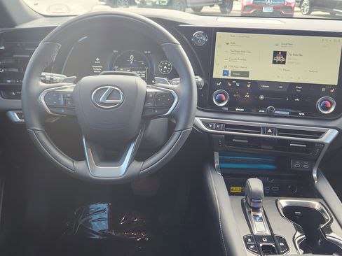 Certified 2025 Lexus RX 350 image 17