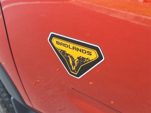 Used 2023 Ford Bronco Sport Badlands image 10