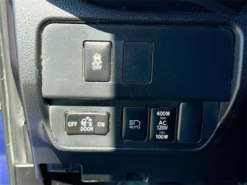 Used 2023 Toyota Tacoma TRD Off-Road image 10