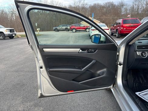 Used 2014 Volkswagen Passat 1.8T Wolfsburg Edition image 12