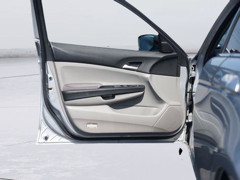 Used 2012 Honda Accord LX image 30