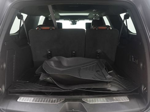 Used 2023 GMC Yukon XL Denali Ultimate image 11